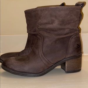 BullBoxer slouchy mid calf booties